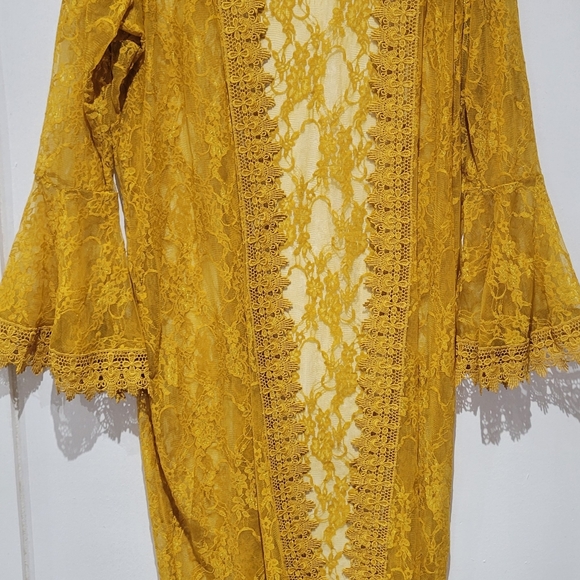 Golden Lace Kimono - Picture 2 of 11